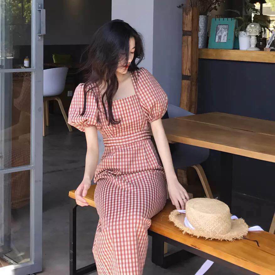 Bạn đã có áo sơ mi cổ vuông hot nhất hè như Hà Hồ chưa?